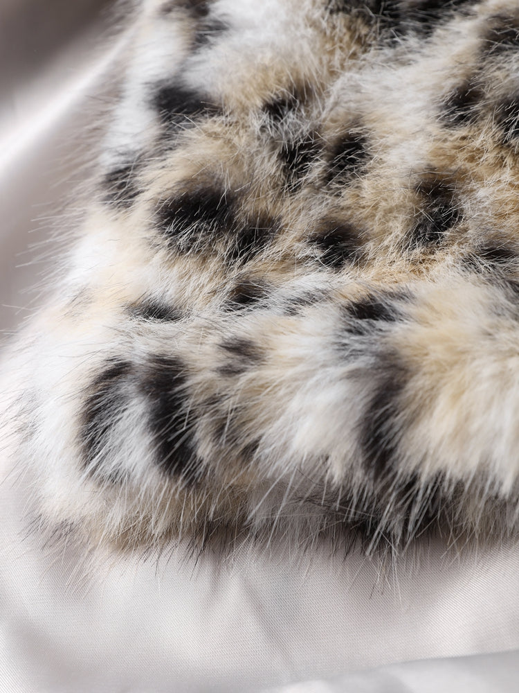 Lea Mantel in Leooptik