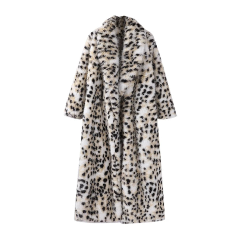 Lea Mantel in Leooptik